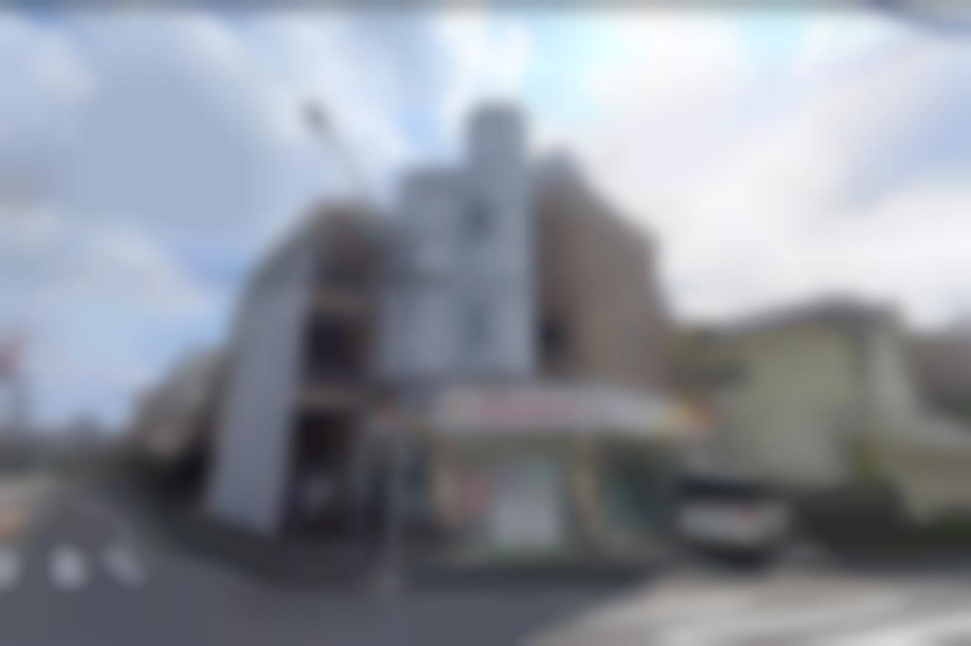 視認性抜群♪1階店舗の収益マンション