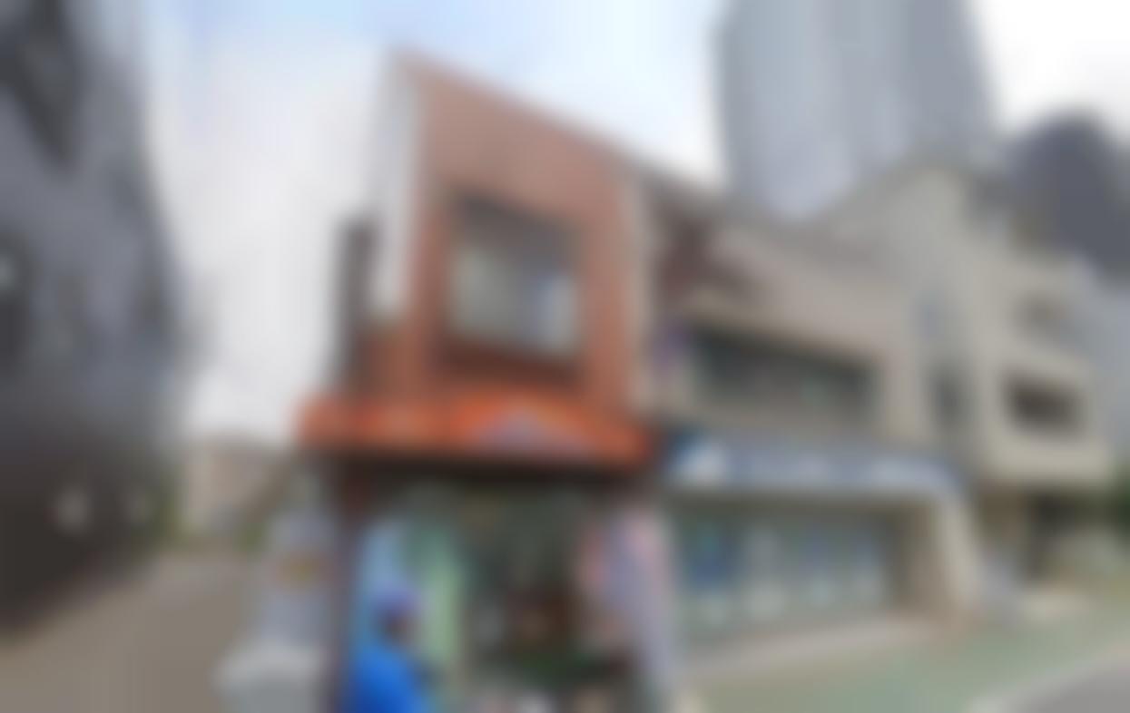 商店街に面す♪1階店舗収益物件