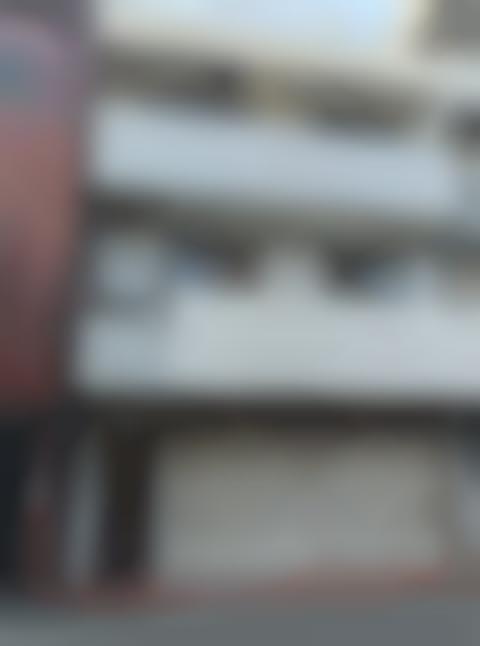 満室稼働中★鉄骨造4階建ての店舗兼共同住宅
